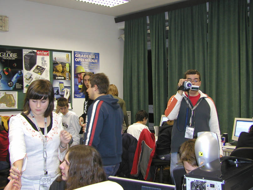 Evo sta san van reka, kamera lik...