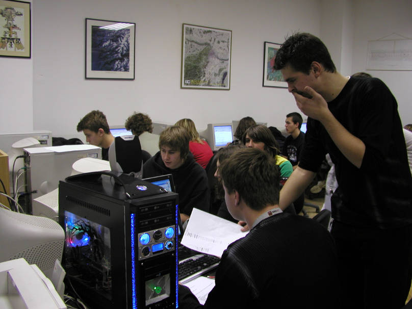 Ma kanta koja svitli... i vriejdni ljudi u potrazi za inforamcijama!